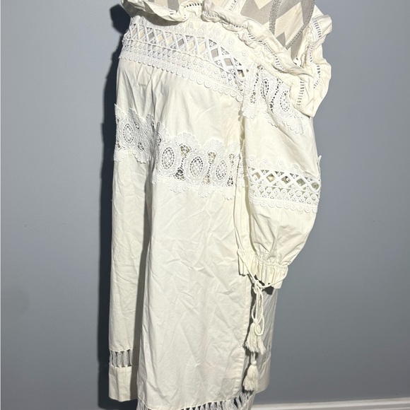 Elegant White Lace Dress - Picture 2 of 13